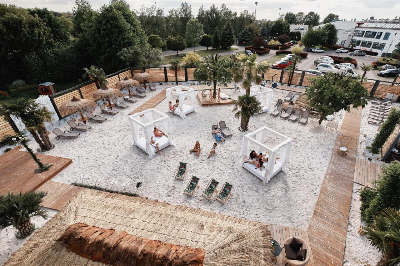 Blue Diamond Hotel Active Spa Trzebownisko Экстерьер фото