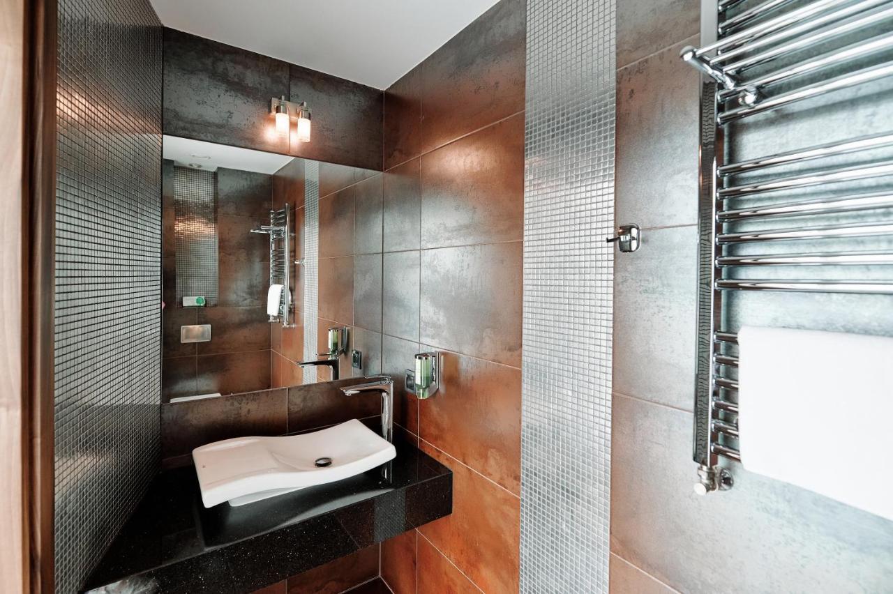 Blue Diamond Hotel Active Spa Trzebownisko Экстерьер фото
