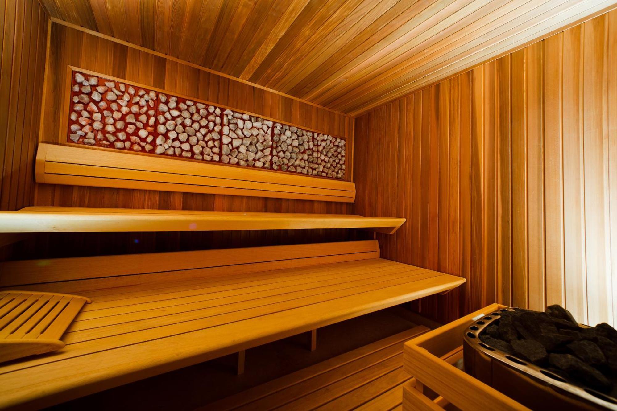 Blue Diamond Hotel Active Spa Trzebownisko Экстерьер фото
