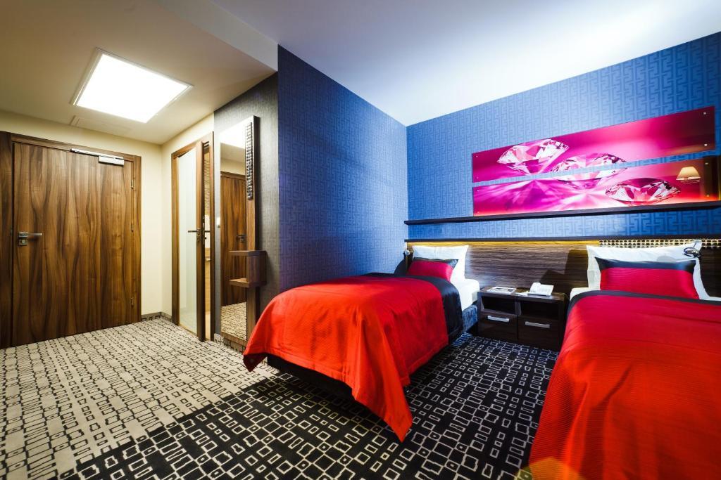 Blue Diamond Hotel Active Spa Trzebownisko Номер фото